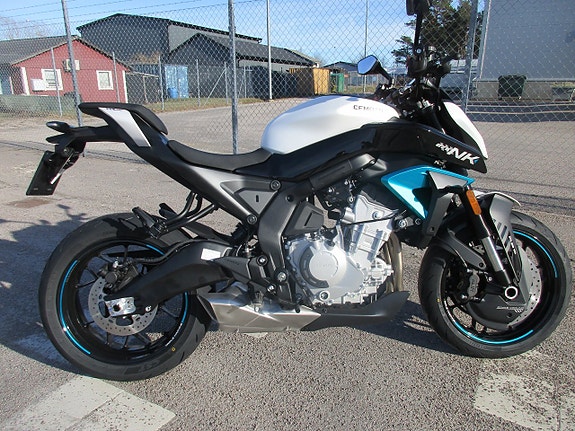 CFMOTO 675NK