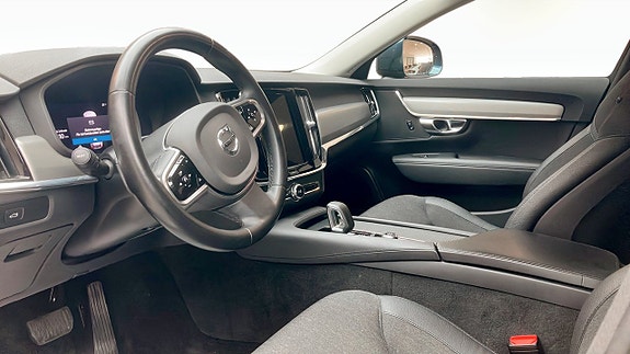 Volvo V90 Cross Country 7 of 14