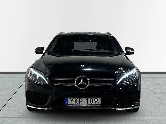Mercedes-Benz C220 d 2 of 5
