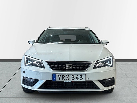 Seat Leon 2 of 17