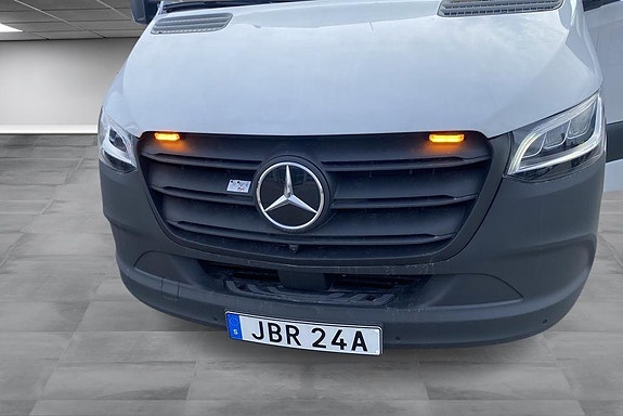 Mercedes-Benz eSprinter 420 22 of 25