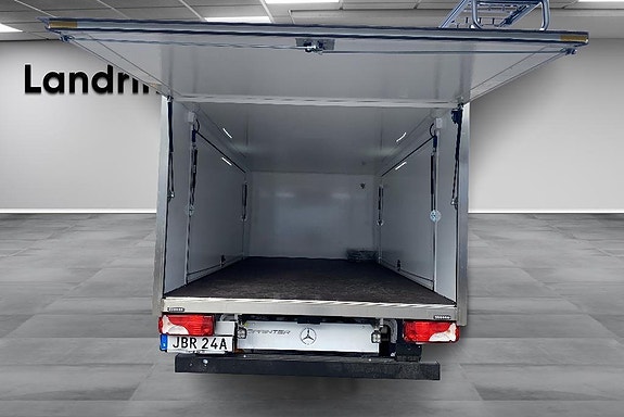 Mercedes-Benz eSprinter 420 21 of 25