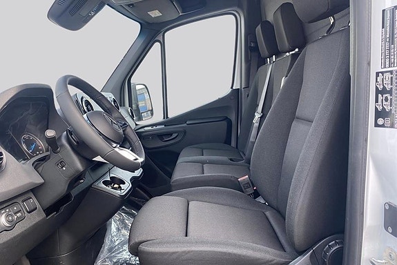 Mercedes-Benz eSprinter 420 8 of 25