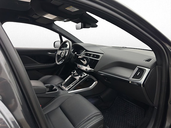 Jaguar I-PACE 16 of 30