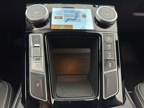 Jaguar I-PACE 25 of 30