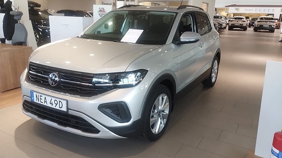 Volkswagen T-Cross 2 of 5