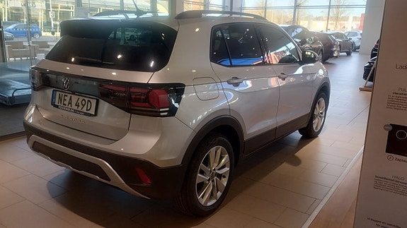 Volkswagen T-Cross 3 of 5