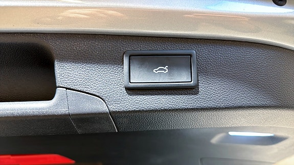 Volkswagen Passat 14 of 23