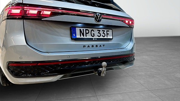 Volkswagen Passat 13 of 23