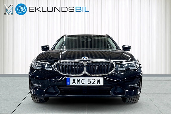 BMW 330i 2 of 5