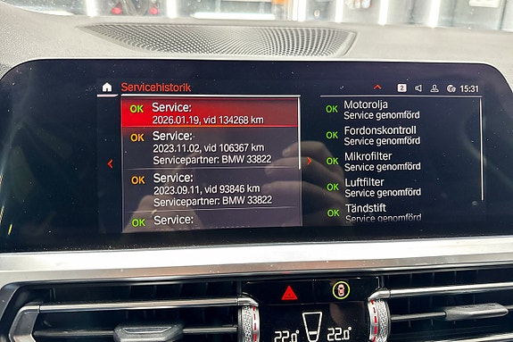 BMW 330i 19 of 19