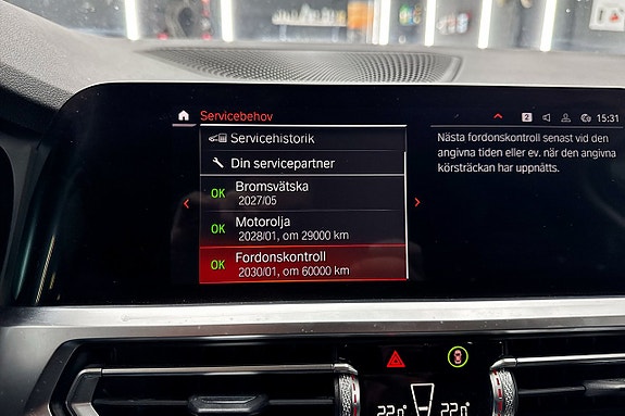 BMW 330i 18 of 19