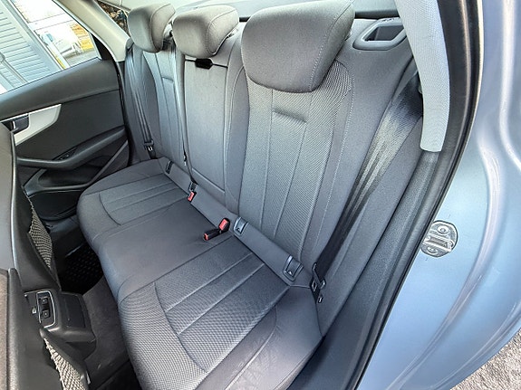 Audi A4 9 of 15