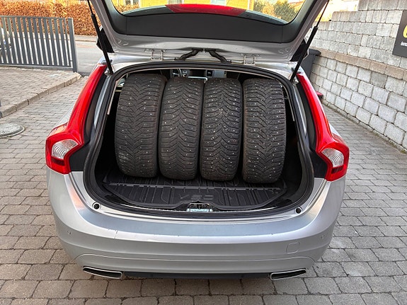Volvo V60 11 of 24