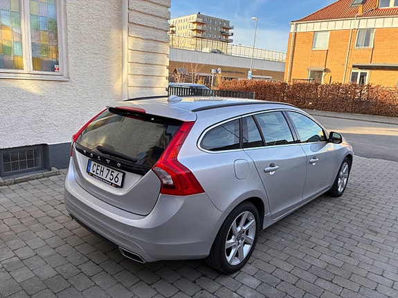 Volvo V60 9 of 24