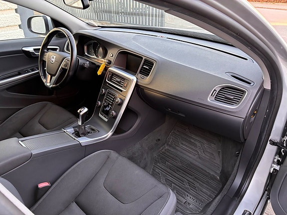Volvo V60 20 of 24