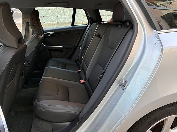 Volvo V60 23 of 24