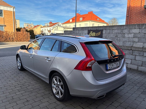 Volvo V60 8 of 24