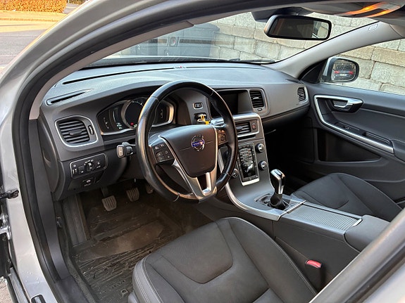 Volvo V60 18 of 24