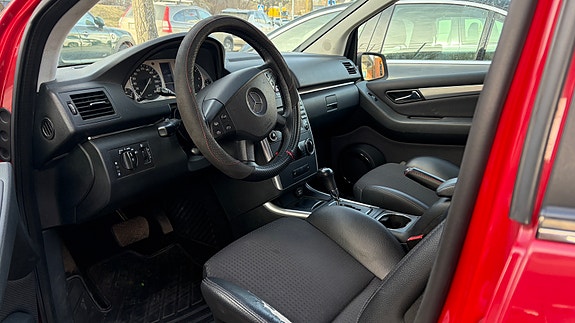 Mercedes-Benz B 180 6 of 15