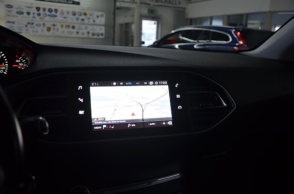 Peugeot 308 SW 11 of 15
