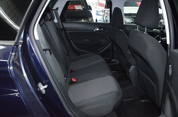 Peugeot 308 SW 8 of 15