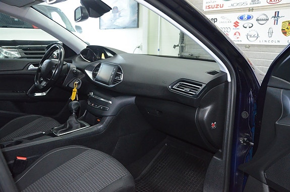 Peugeot 308 SW 6 of 15