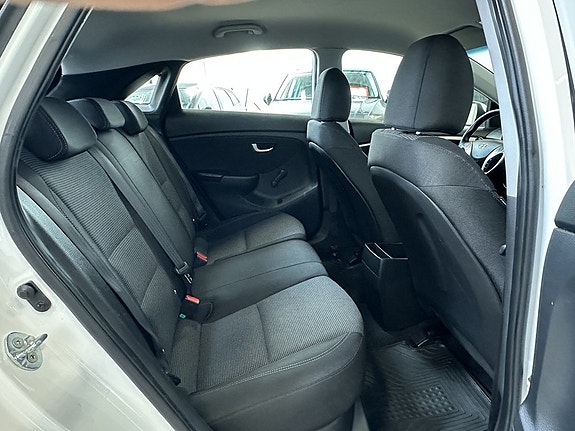 Hyundai i30 10 of 22
