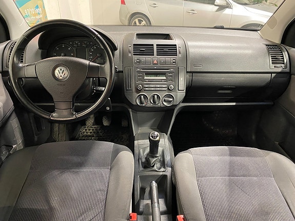 Volkswagen Polo 10 of 12
