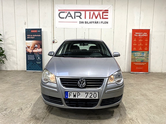 Volkswagen Polo 2 of 5