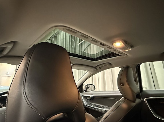 Volvo S60 11 of 16