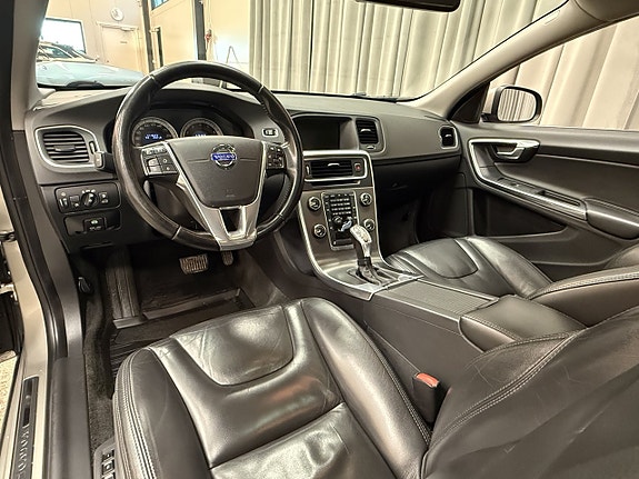 Volvo S60 10 of 16