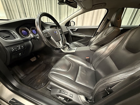 Volvo S60 8 of 16