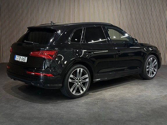 Audi SQ5 4 of 5