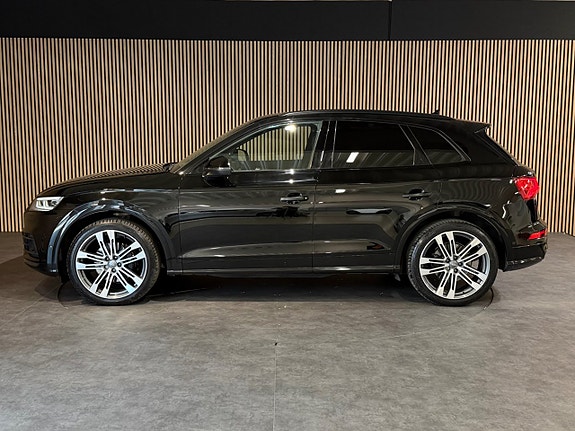 Audi SQ5 2 of 5