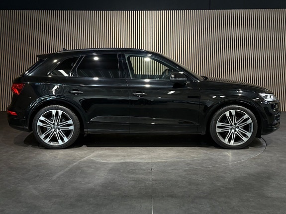Audi SQ5 3 of 5