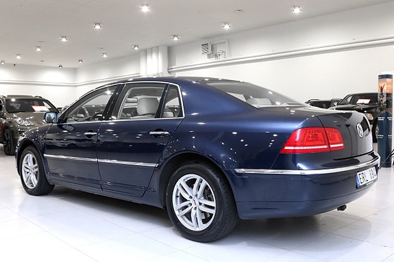 Volkswagen Phaeton 4 of 5