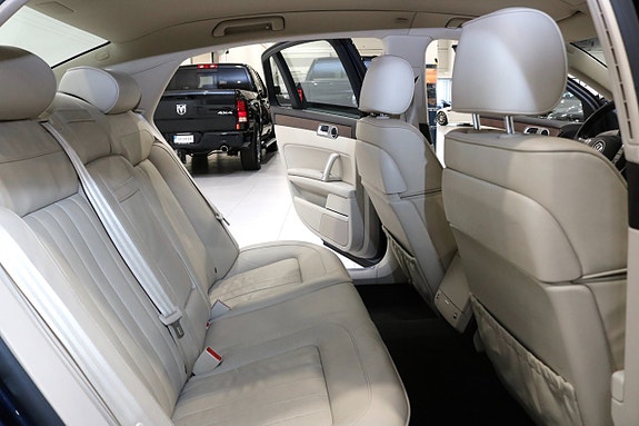 Volkswagen Phaeton 15 of 23