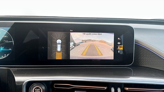 Mercedes-Benz EQC400 16 of 17