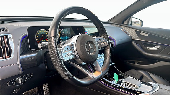 Mercedes-Benz EQC400 12 of 17