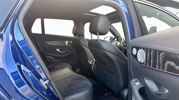 Mercedes-Benz EQC400 5 of 17