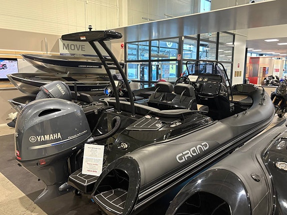Grand 580 Golden Line BLACK EDITION ink. Yamaha F115 2026 2 of 5