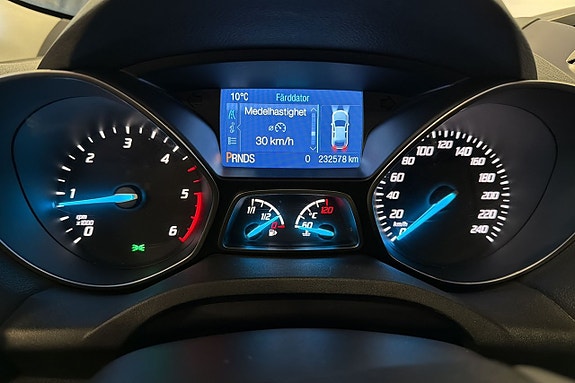 Ford Kuga 12 of 12