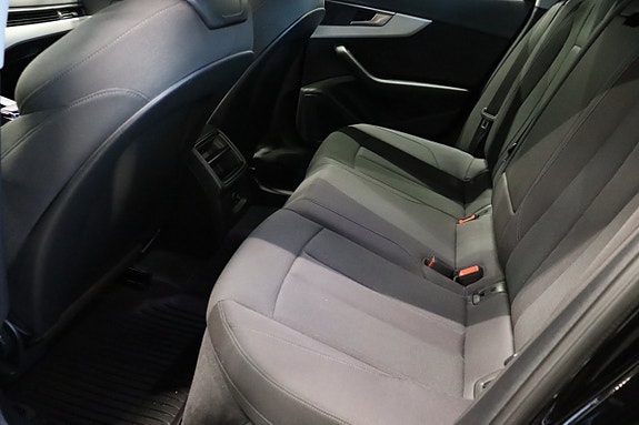Audi A4 11 of 24