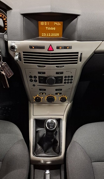 Opel Astra 20 of 21