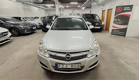 Opel Astra 8 of 21