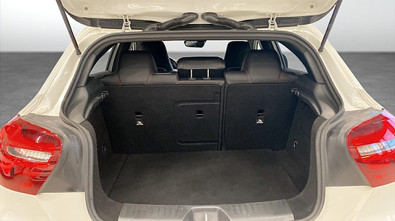 Mercedes-Benz A200 d 10 of 18