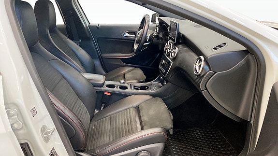 Mercedes-Benz A200 d 3 of 5
