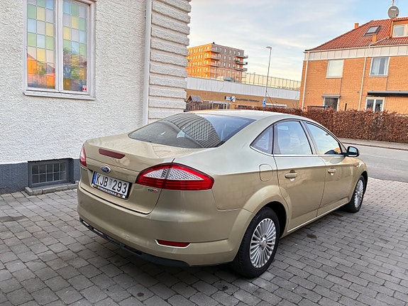 Ford Mondeo 9 of 22