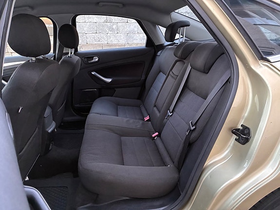 Ford Mondeo 21 of 22